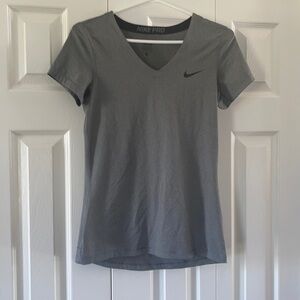 Nike Pro t-shirt size M 🔥🔥